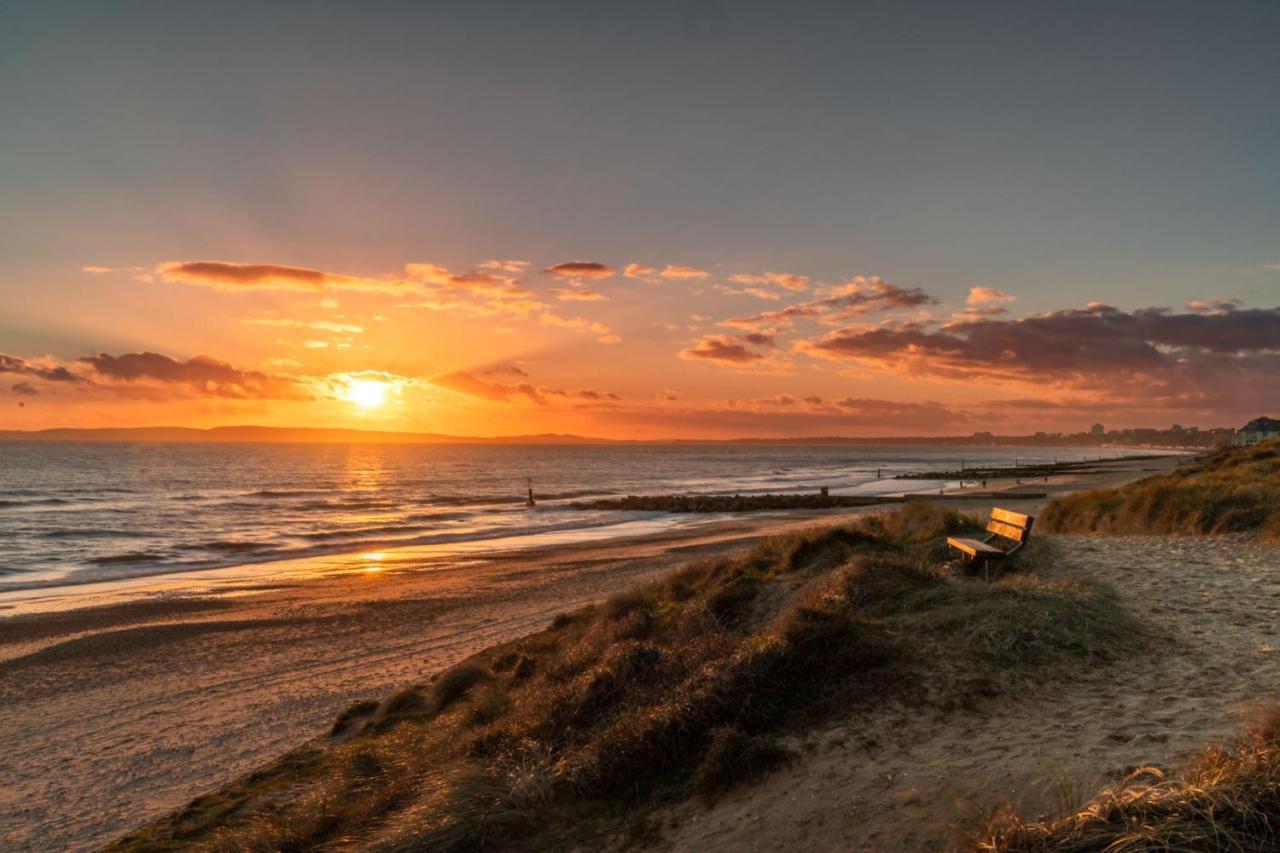 Апартаменты Sea Breeze - Coast Борнмут Экстерьер фото